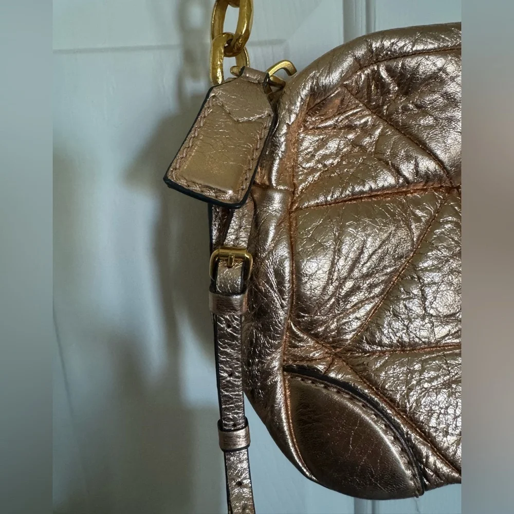 Marc Jacobs rose gold metallic quilted handbag - Picture 11 of 14